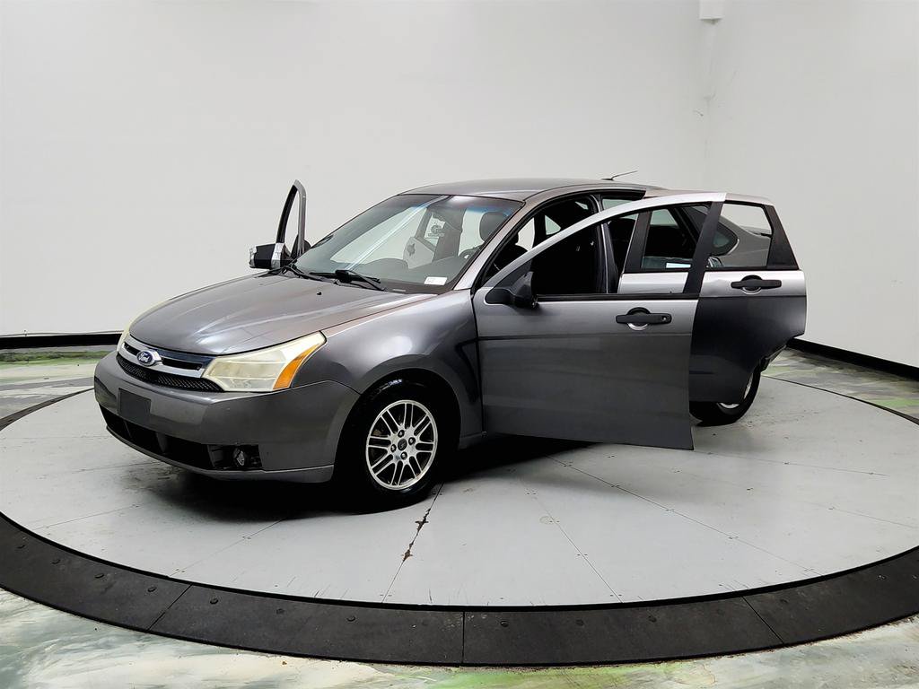 Used 2011 Ford Focus SE w/ 201A Rapid Spec Order Code FWD image 9