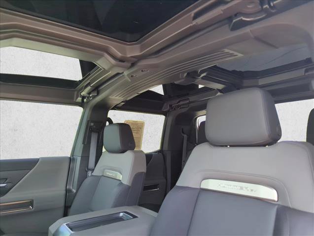Used 2025 GMC Hummer EV 2X w/ LPO, Illumination Package AWD/4WD image 15