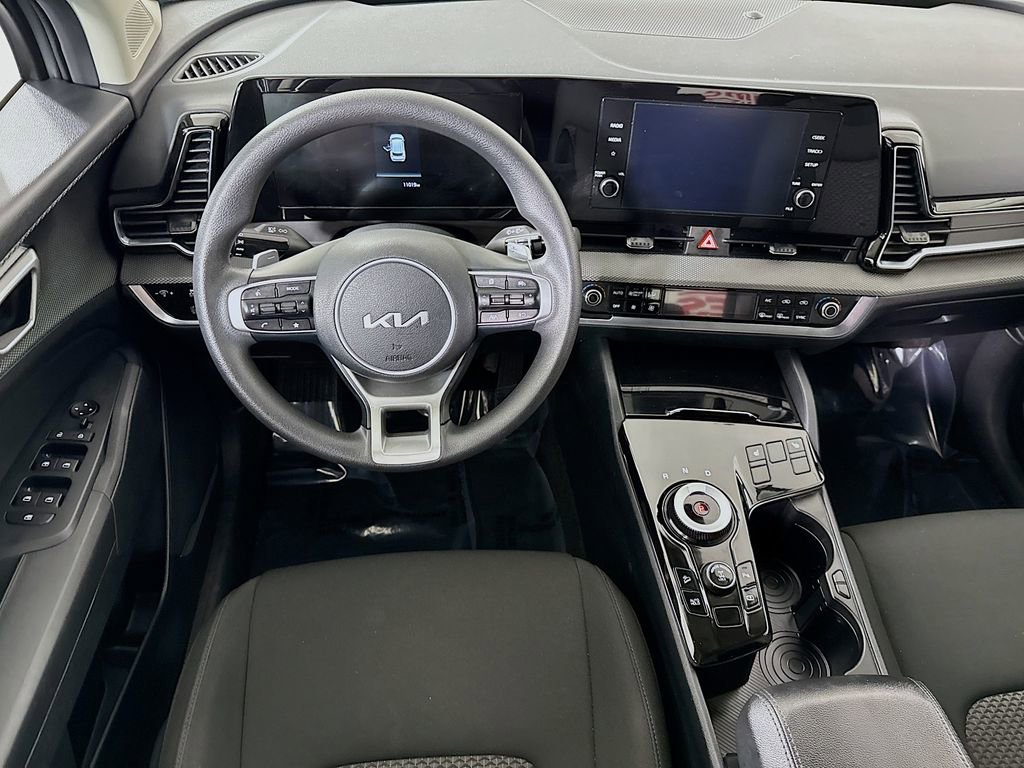 Used 2024 Kia Sportage LX image 3