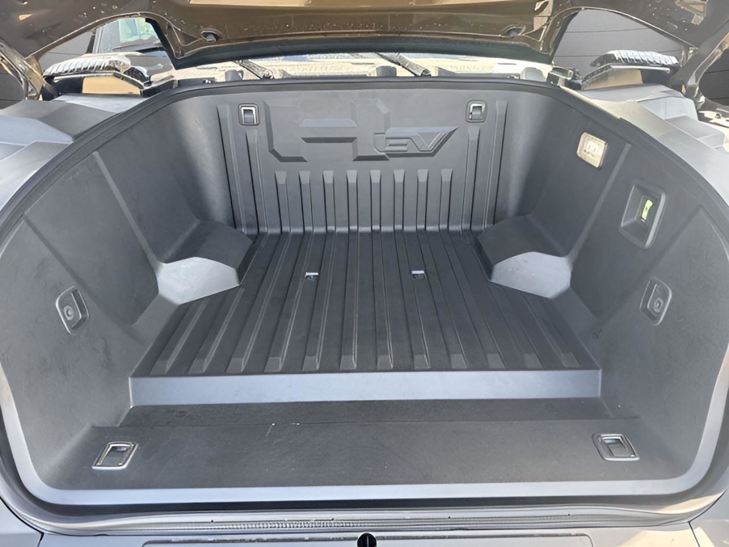 New 2025 GMC Hummer EV 2X w/ Extreme Off-Road Package image 8