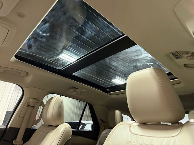 Used 2020 Ford Explorer Platinum w/ Premium Technology Package image 46
