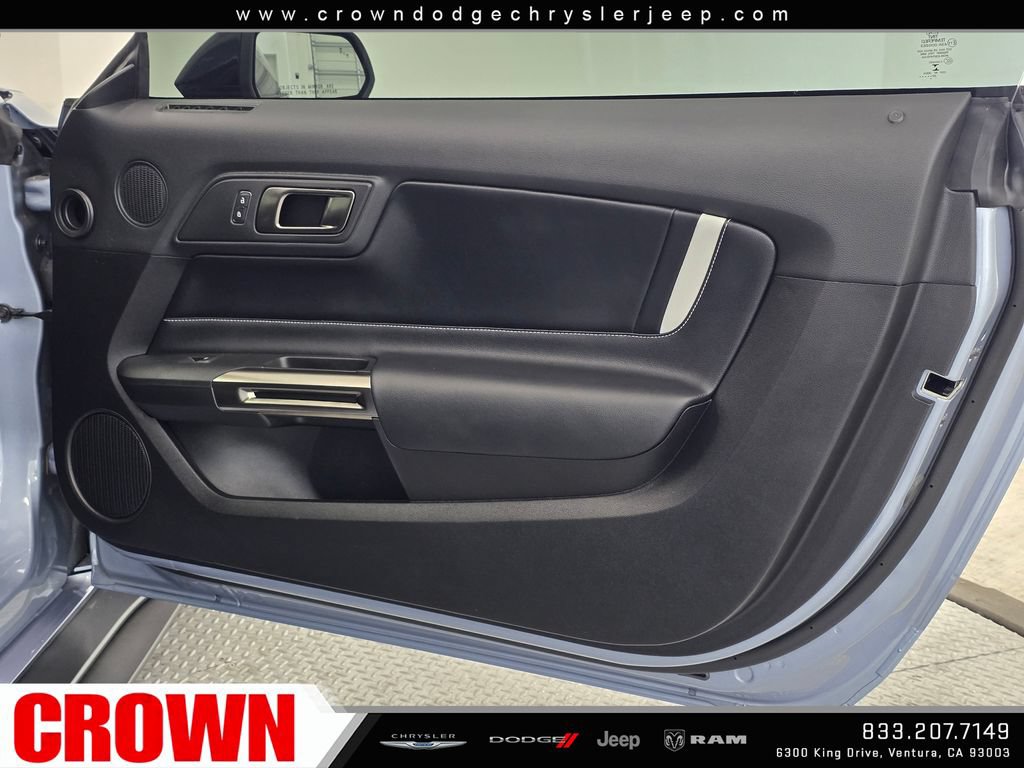 Used 2022 Ford Mustang Shelby GT500 w/ Technology Package RWD image 29