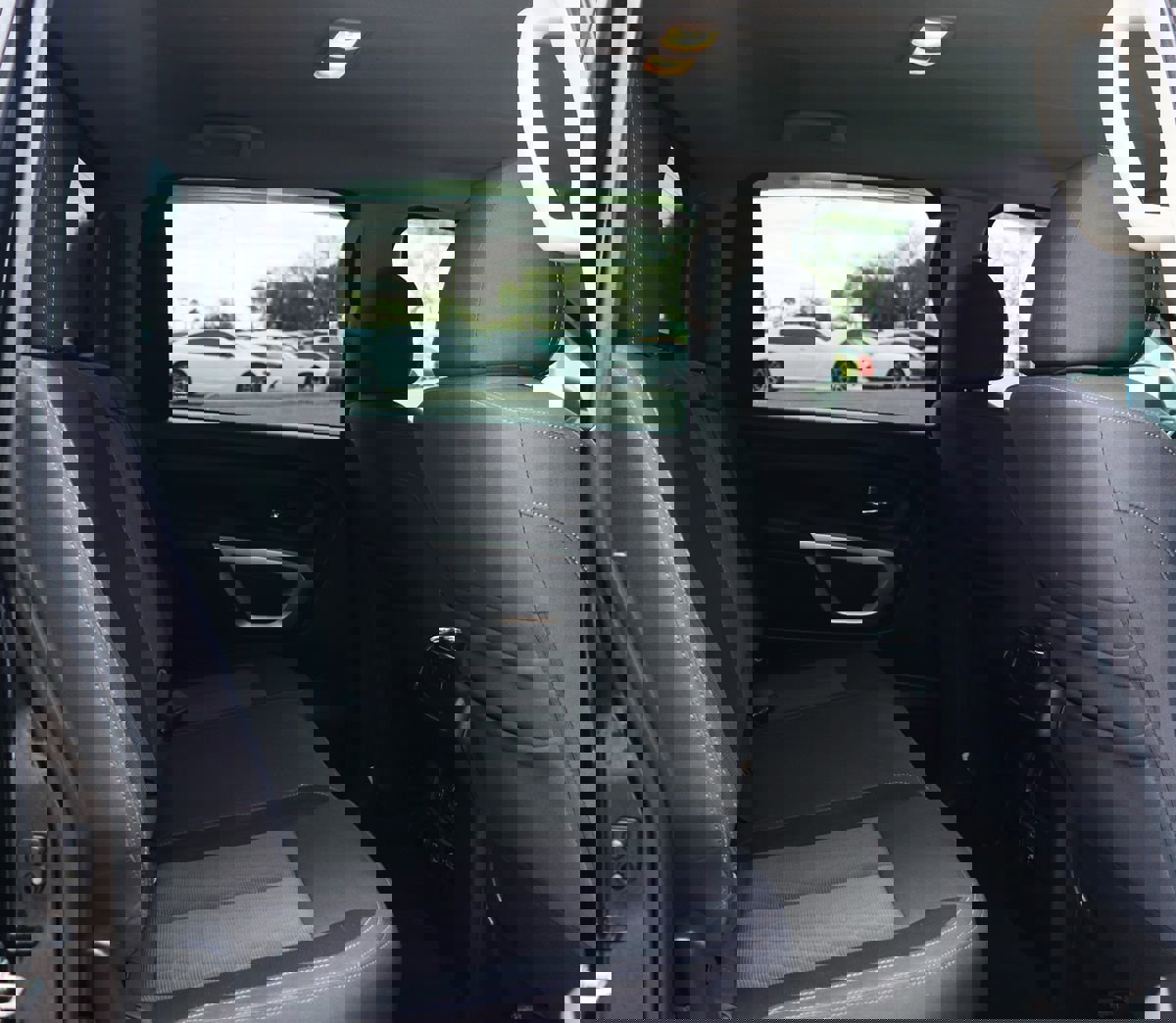 Used 2020 Nissan Titan SV w/ SV Convenience Package image 27