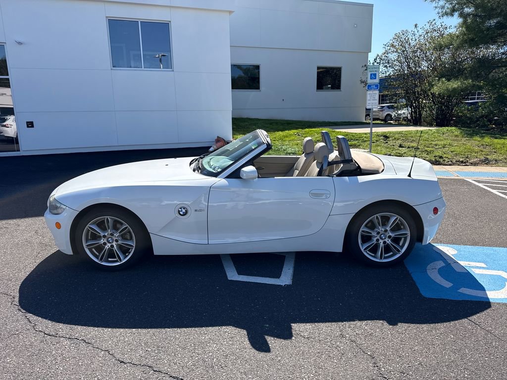Used 2005 BMW Z4 3.0i image 2