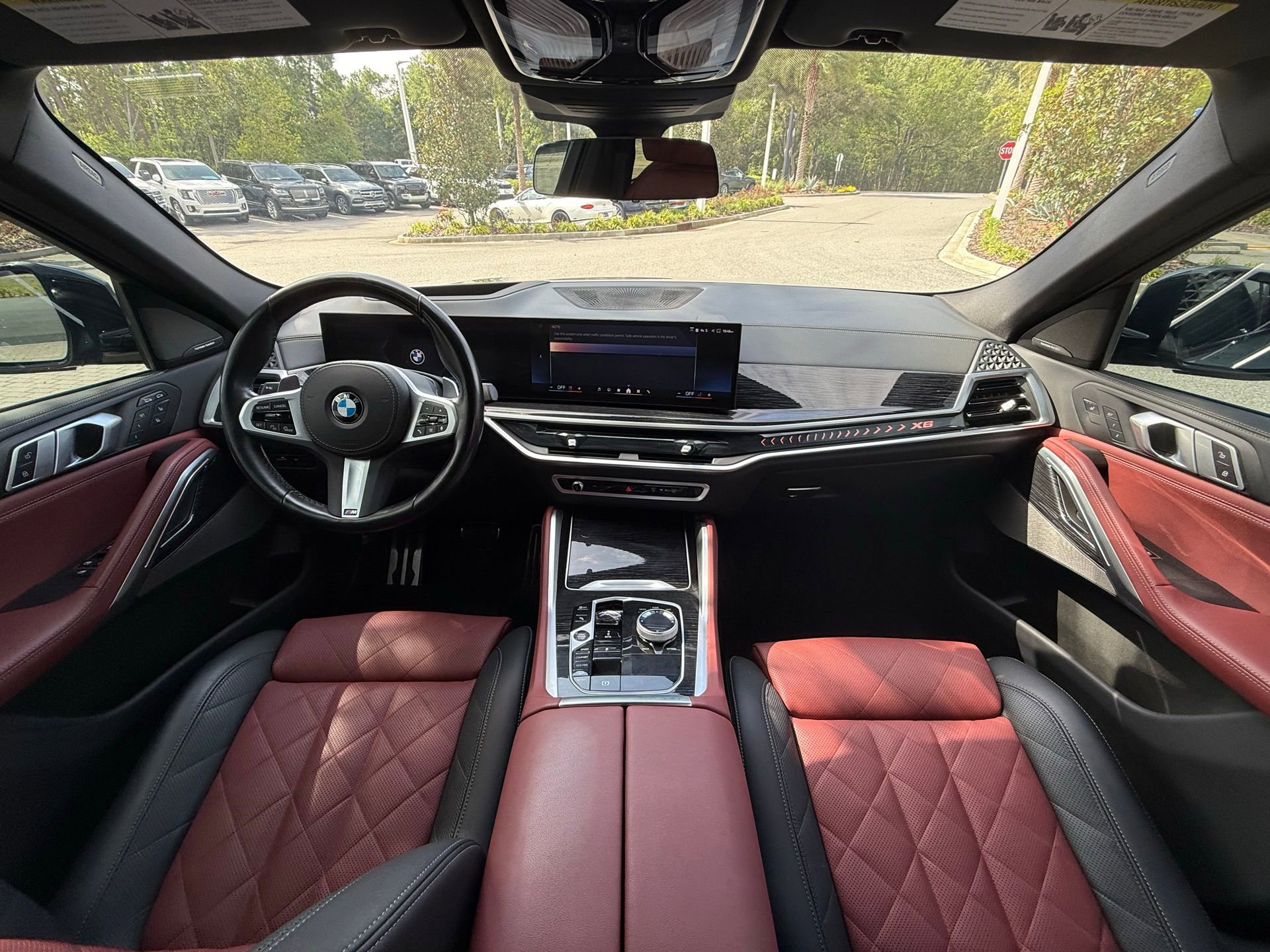 Used 2024 BMW X6 xDrive40i w/ Executive Package image 4