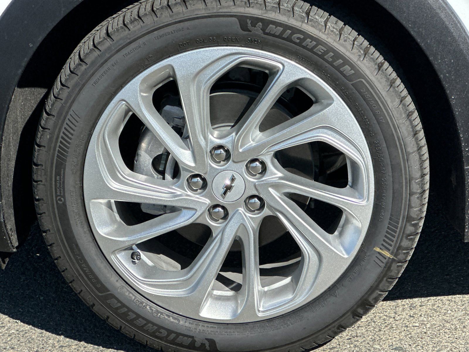 New 2027 Chevrolet Bolt LT w/ Comfort Package image 32