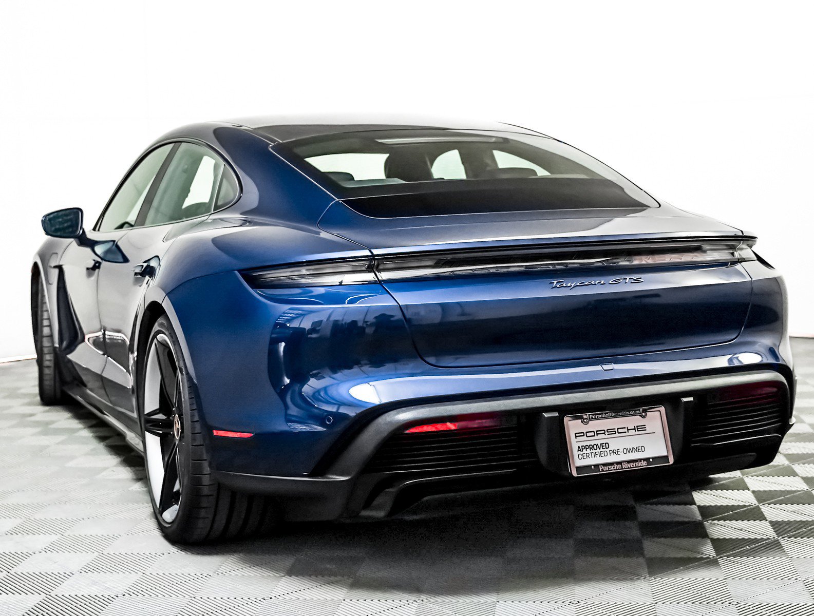 Certified 2023 Porsche Taycan GTS image 3