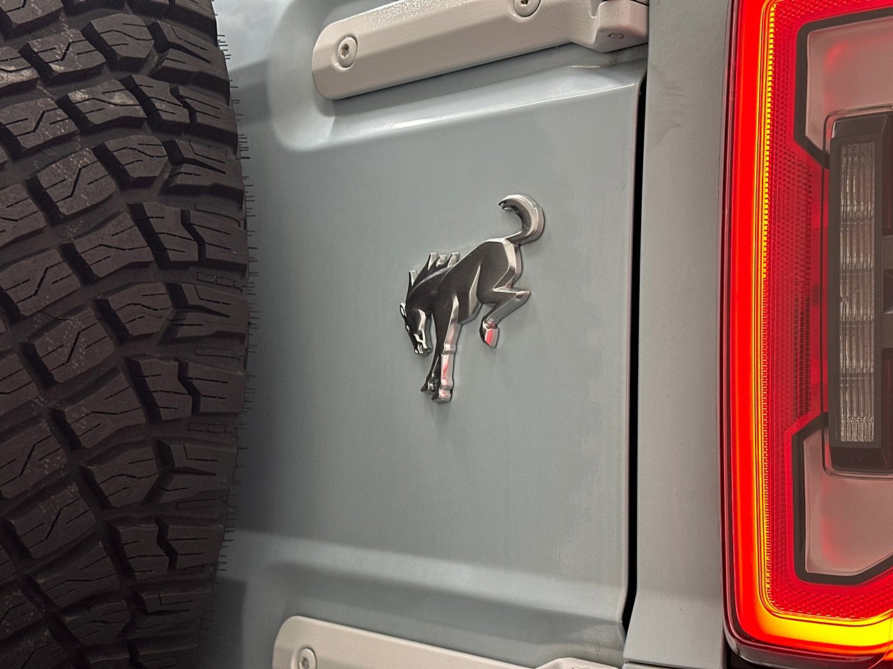 Used 2022 Ford Bronco Badlands image 9