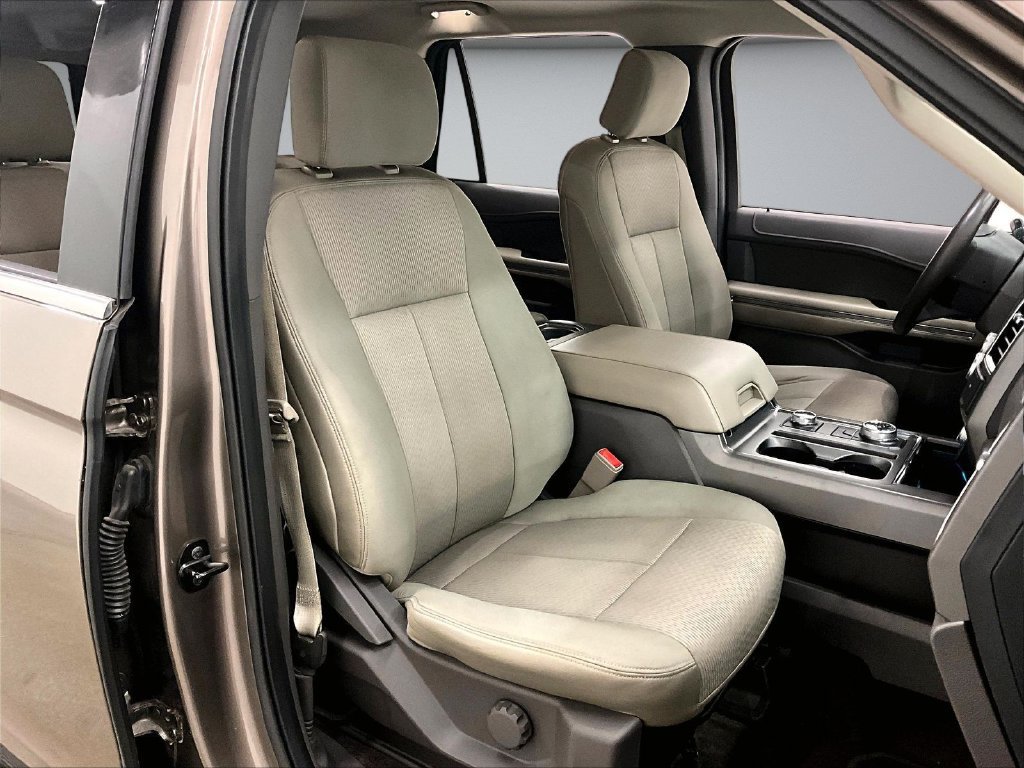 Used 2018 Ford Expedition Max XLT w/ Cargo Package AWD/4WD image 29