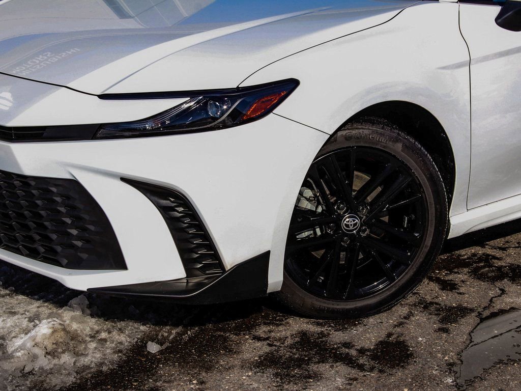 Used 2025 Toyota Camry SE image 41