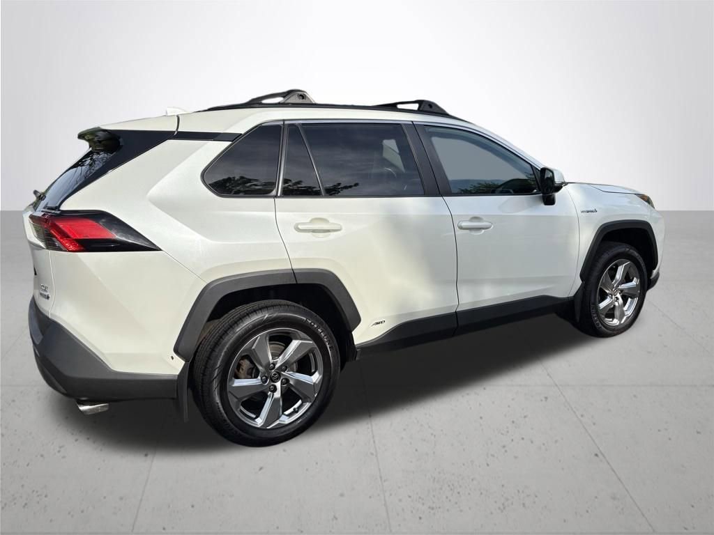 Used 2021 Toyota RAV4 XLE Premium AWD/4WD image 6