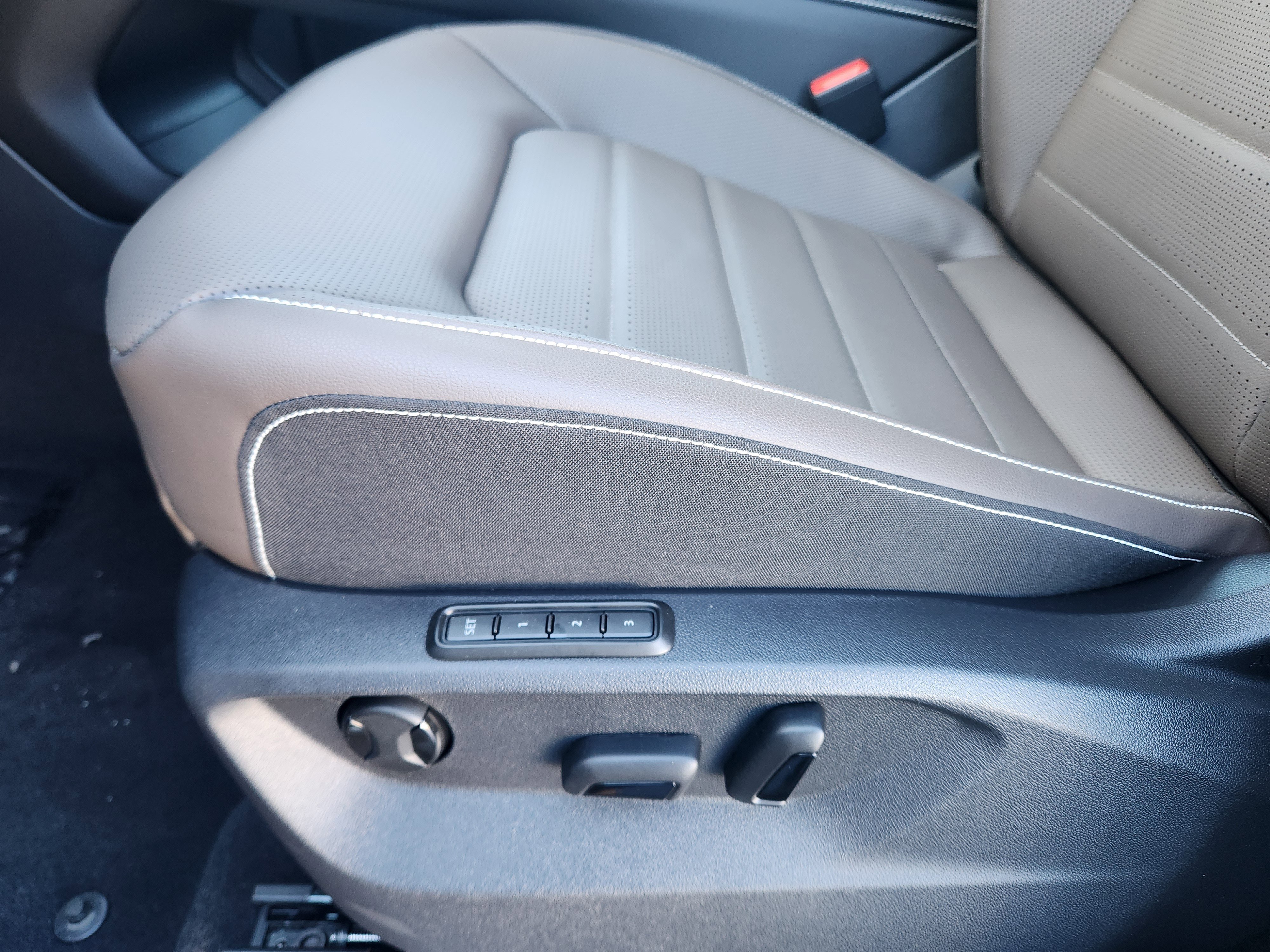 New 2026 Volkswagen Atlas SEL image 14