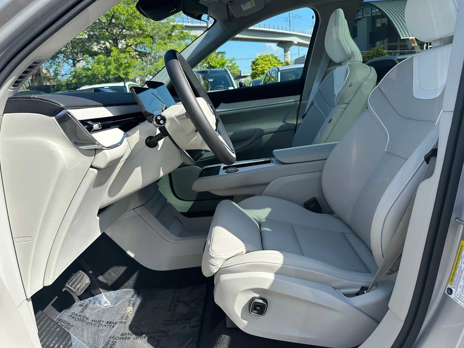 Used 2025 Volvo EX90 Plus AWD/4WD image 20
