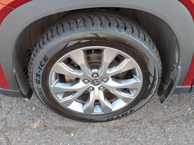 Used 2024 Toyota Grand Highlander Limited image 9