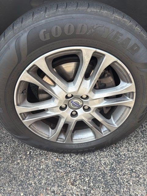 Used 2015 Volvo XC60 T5 w/ Proximity Package AWD/4WD image 9
