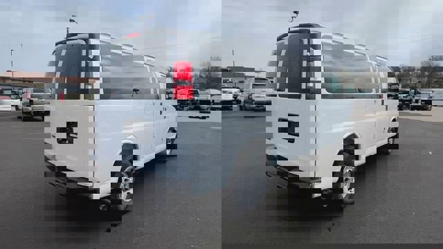 New 2026 Chevrolet Express 3500 LS image 8