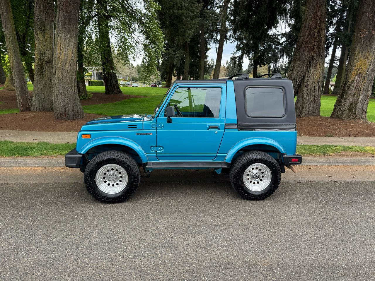Used 1992 Suzuki Samurai JL image 2