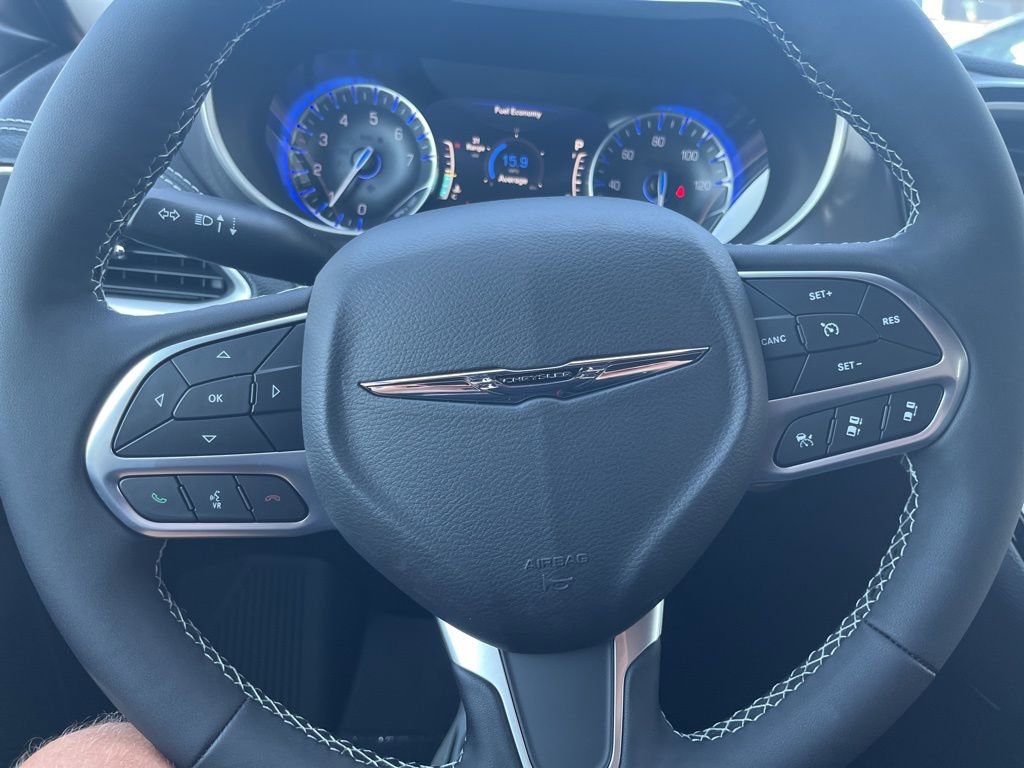 New 2025 Chrysler Pacifica Select image 20