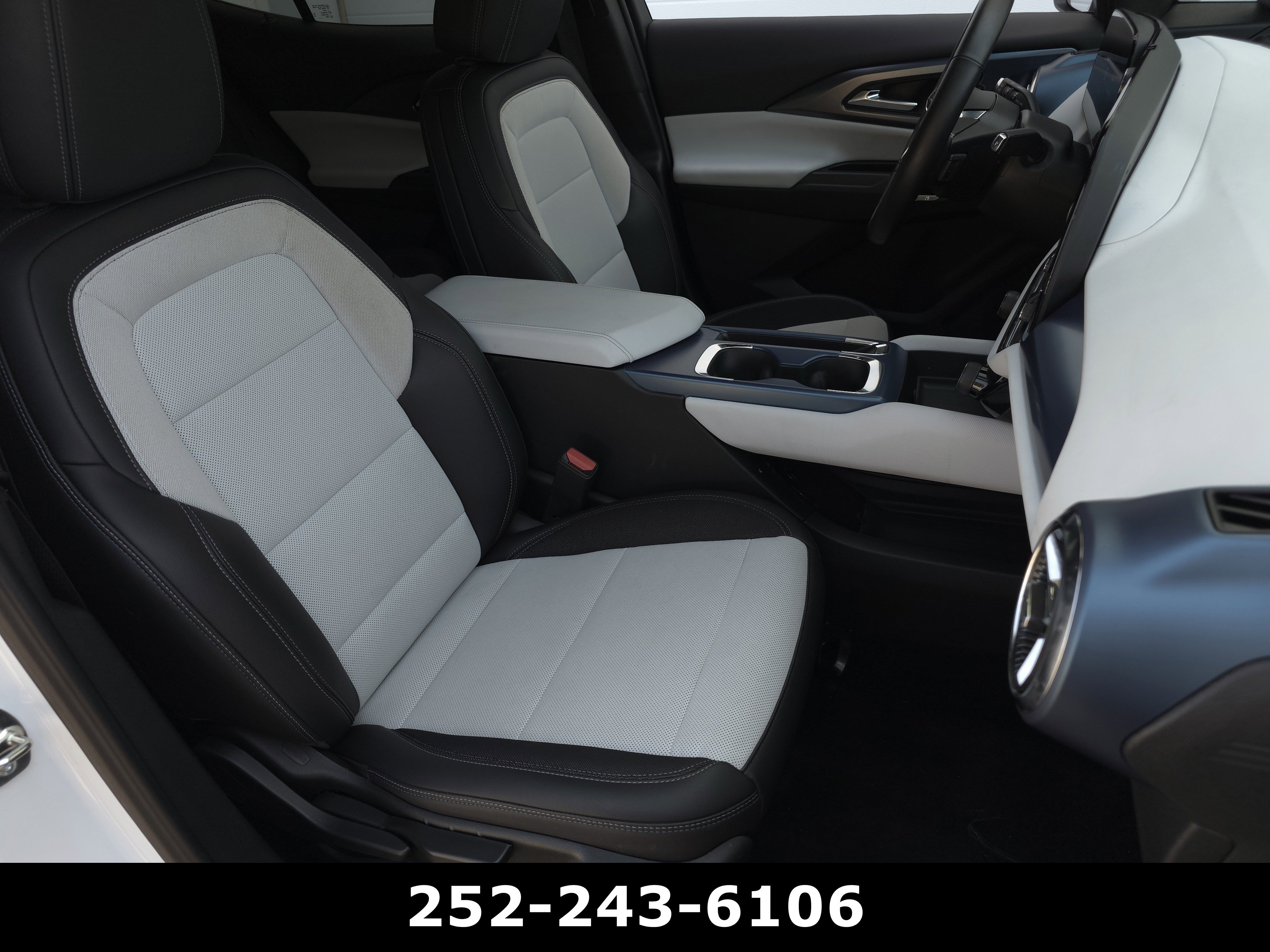 Used 2025 Chevrolet Equinox EV LT FWD image 39