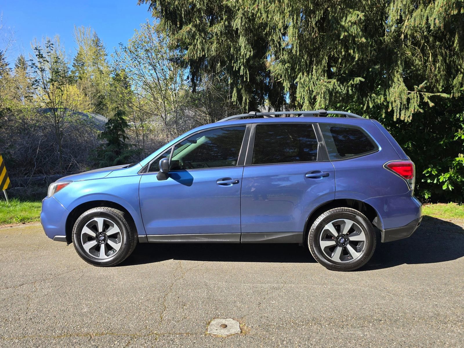 Used 2017 Subaru Forester 2.5i w/ Alloy Wheel Package image 2
