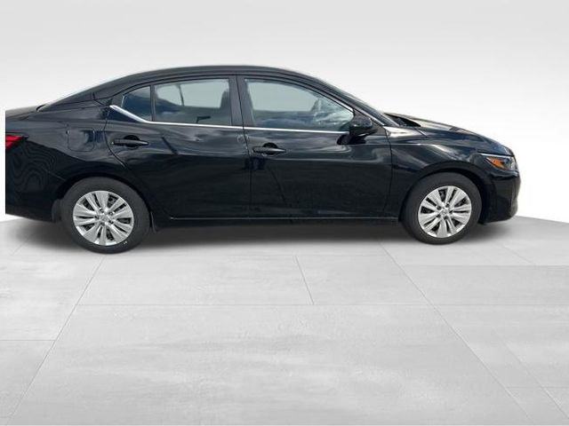 Used 2025 Nissan Sentra S image 7
