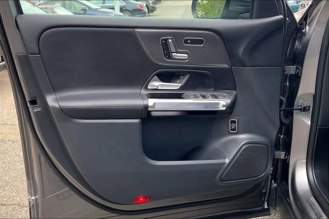 Certified 2022 Mercedes-Benz GLB 250 4MATIC image 18