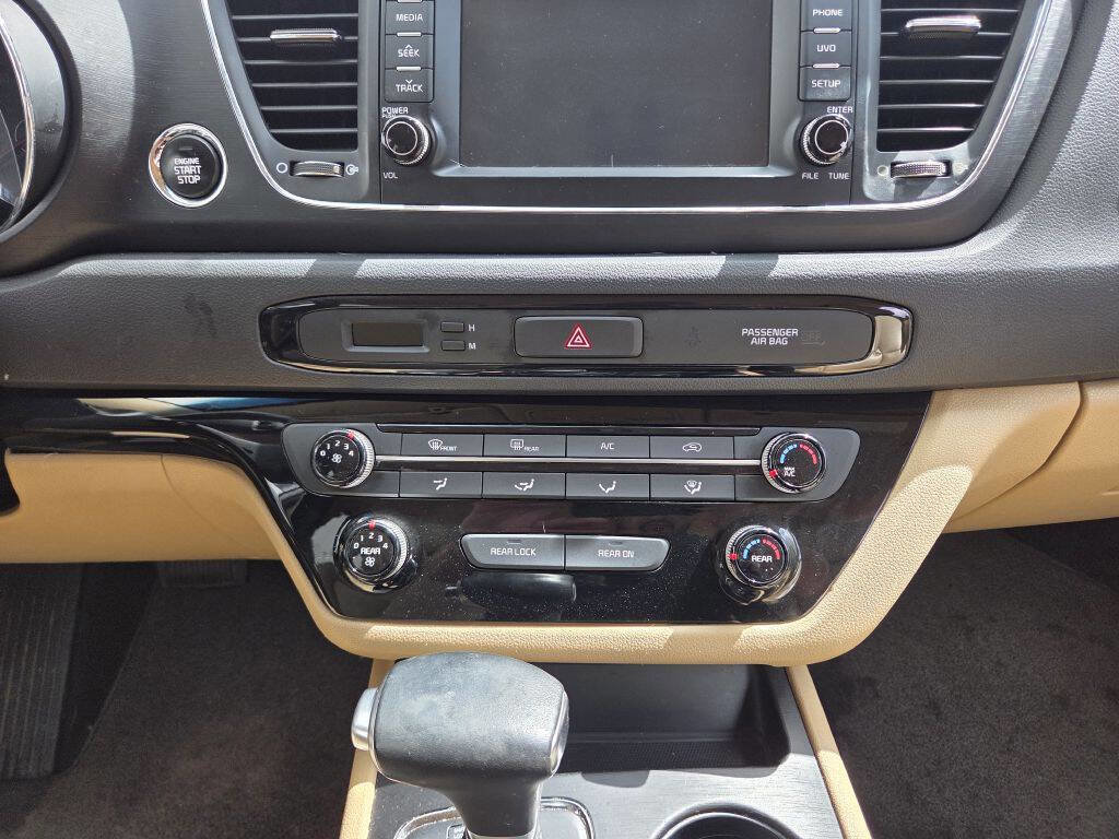 Used 2017 Kia Sedona LX w/ LX Essentials Premium Package image 45