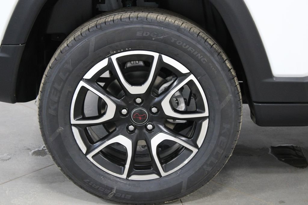 Used 2025 Jeep Compass Trailhawk image 13