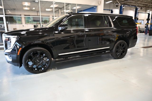 New 2026 GMC Yukon XL Denali w/ Denali Reserve Package AWD/4WD image 9