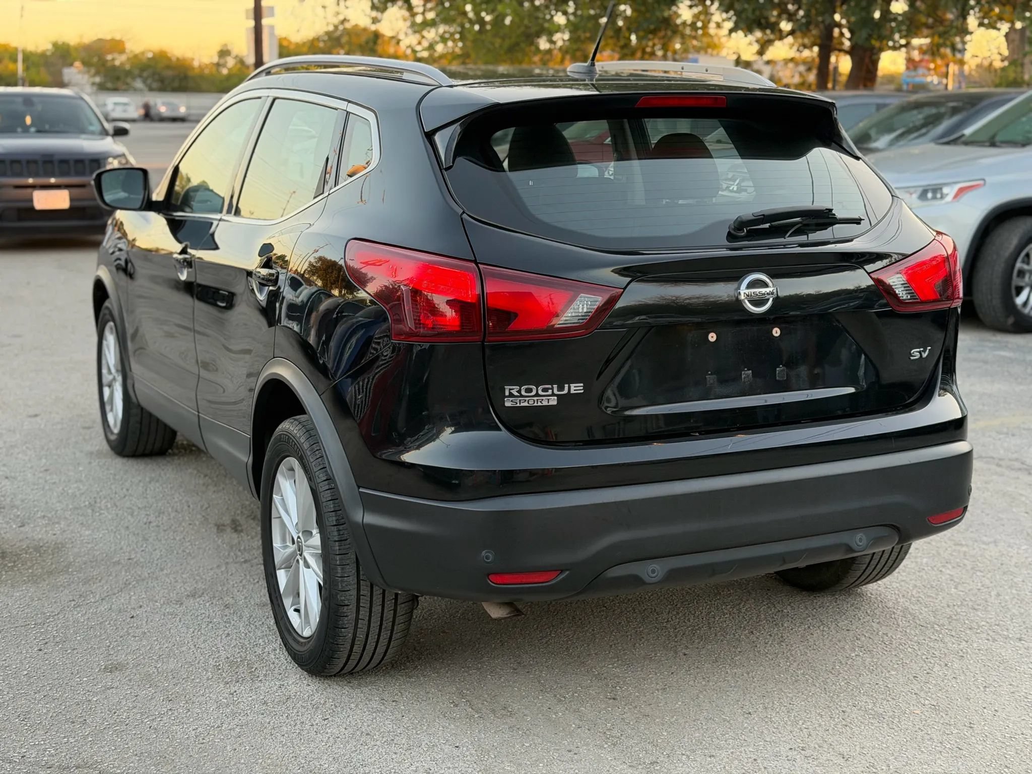 Used 2019 Nissan Rogue Sport SV FWD image 7