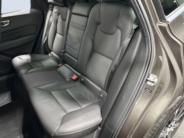 Used 2018 Volvo XC60 T6 Inscription w/ Convenience Package image 32