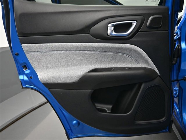 New 2025 Jeep Compass Latitude w/ Sun & Sound Group image 14