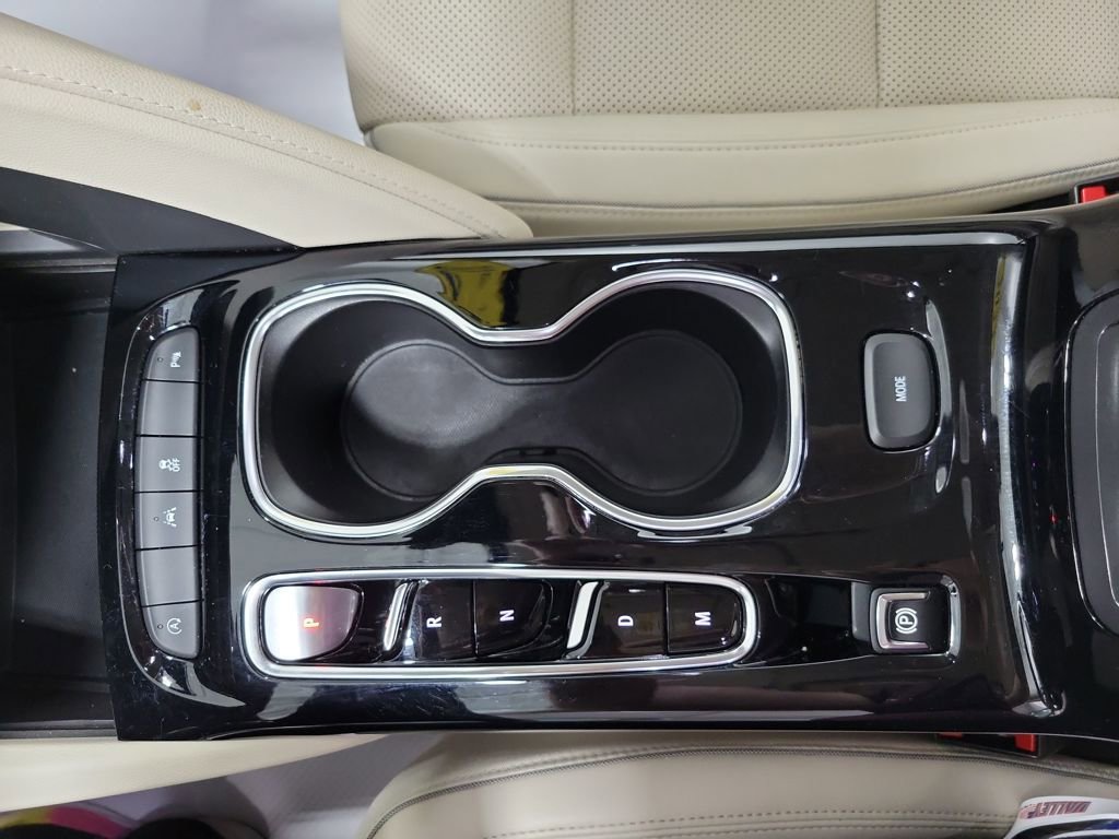 Used 2022 Buick Envision Essence w/ Safety Package image 39