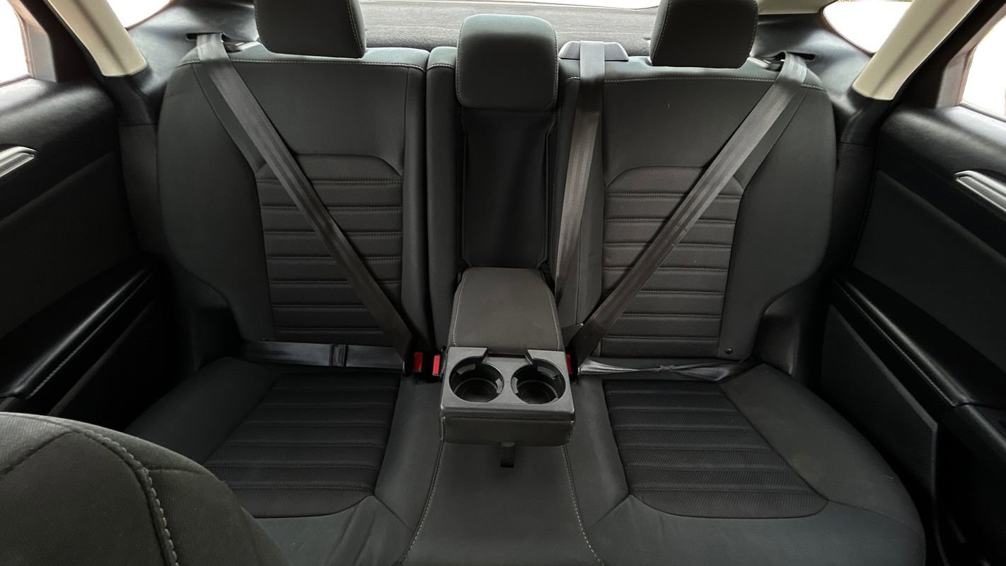 Used 2020 Ford Fusion SE AWD/4WD image 19
