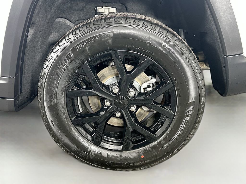 New 2026 Jeep Grand Cherokee Altitude AWD/4WD image 17