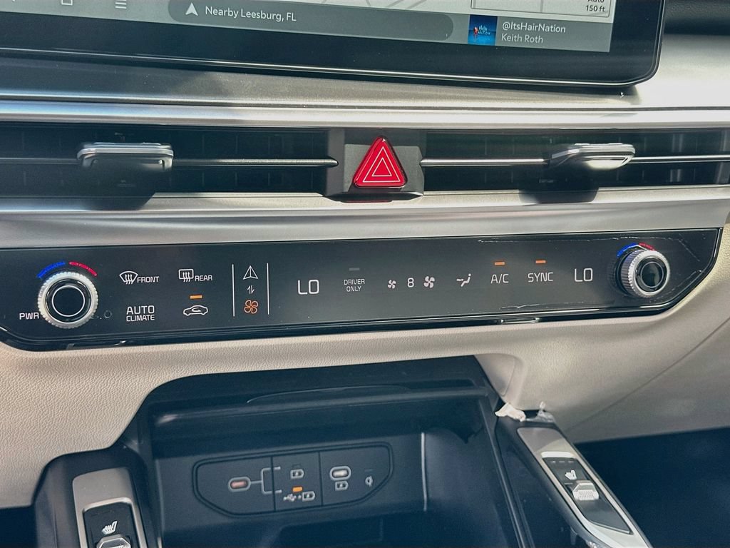 New 2026 Kia Sorento EX w/ EX Premium Package FWD image 16