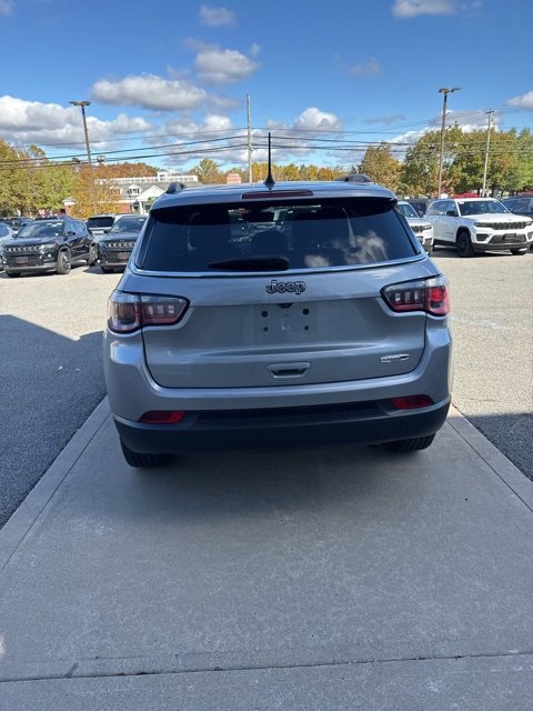 Used 2019 Jeep Compass Latitude w/ Popular Equipment Group image 6