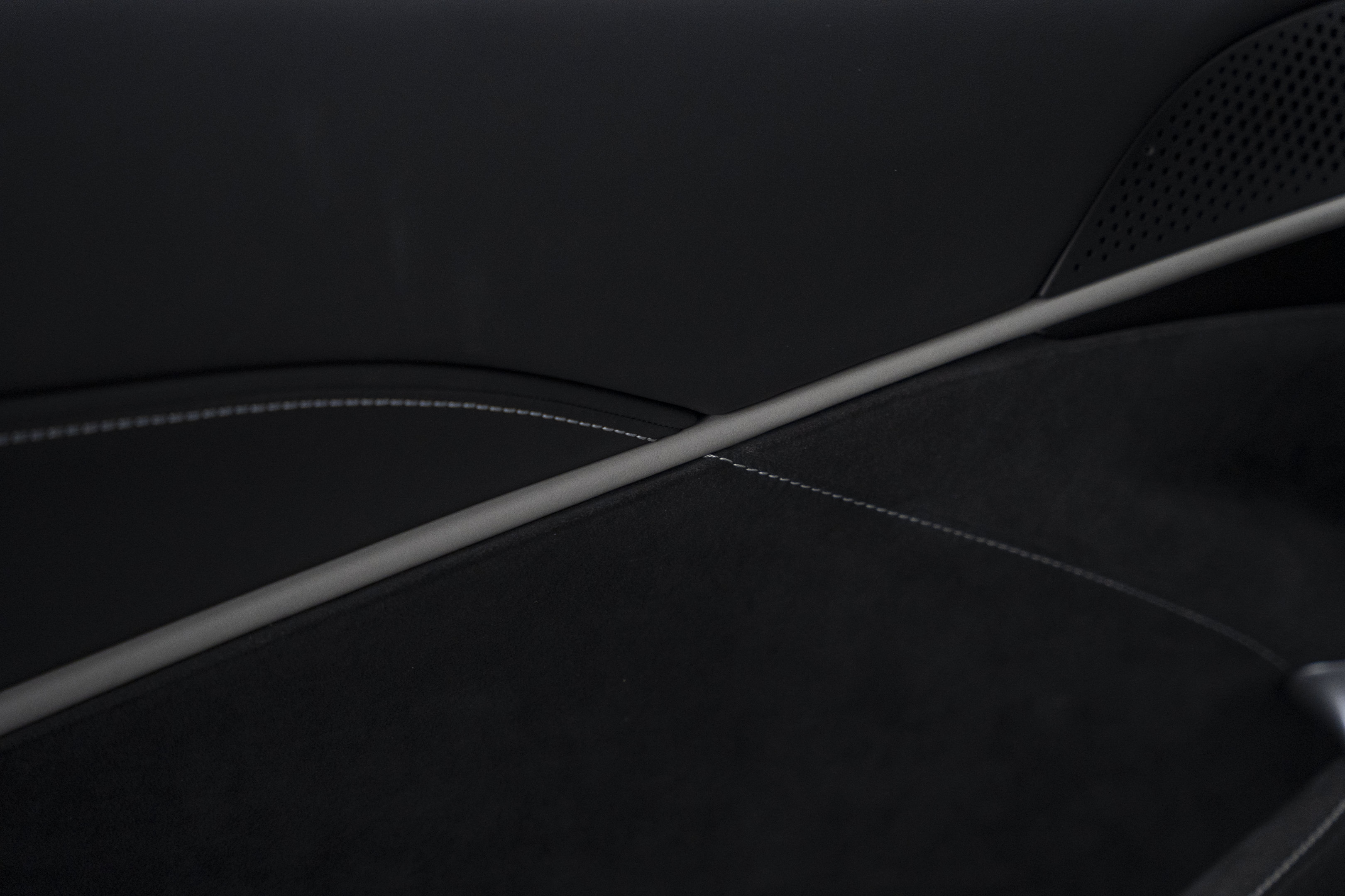 Used 2021 Ferrari Roma RWD image 18
