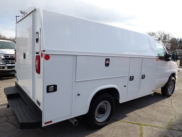 New 2026 Ford E-350 and Econoline 350 Super Duty w/ Power Equipment Group RWD image 8