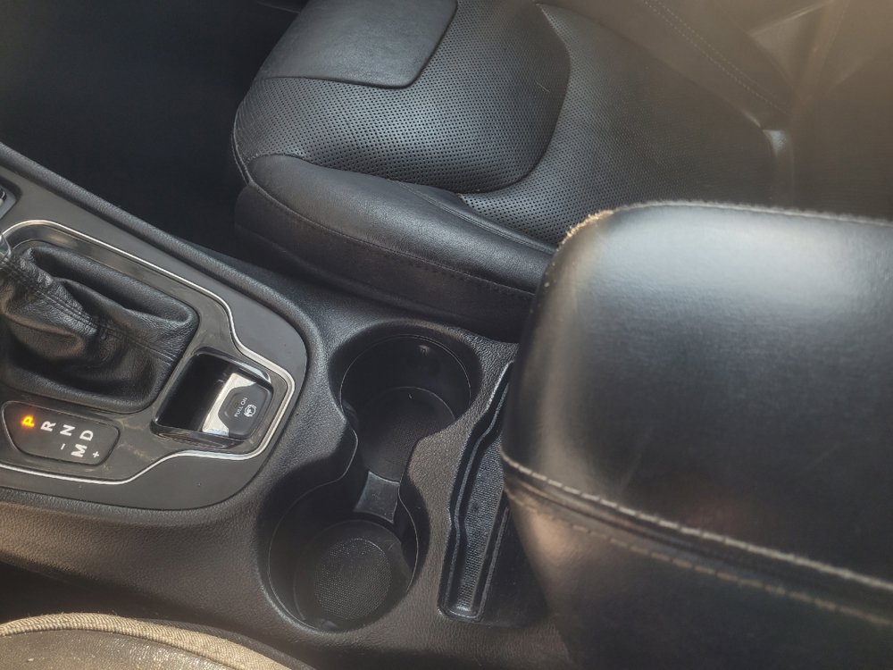 Used 2019 Jeep Cherokee Limited w/ Technology Group AWD/4WD image 26
