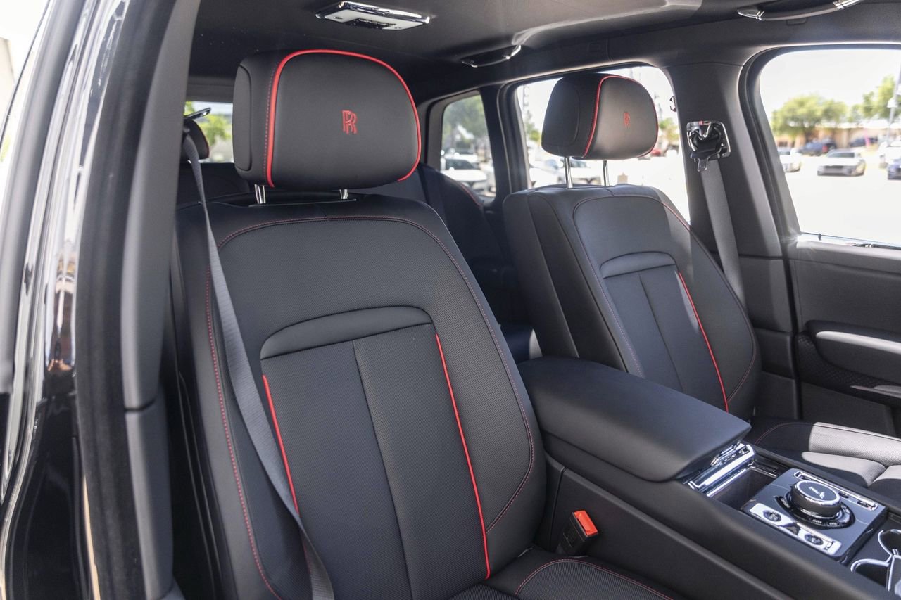 New 2026 Rolls-Royce Cullinan Black Badge image 64