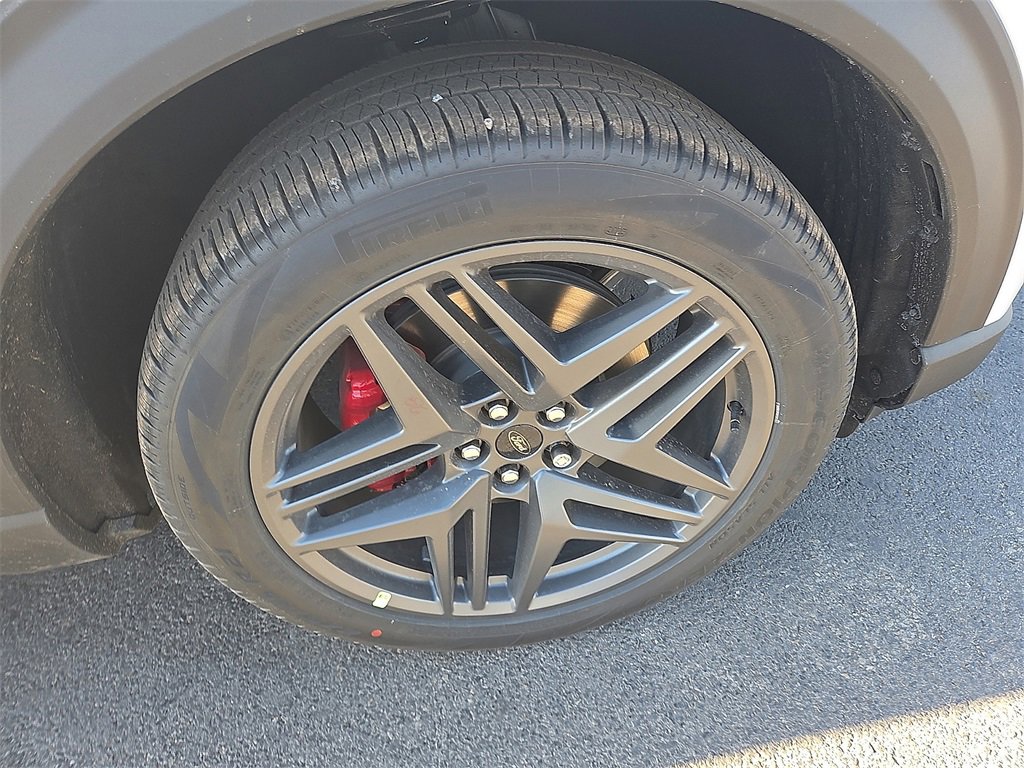 New 2026 Ford Explorer ST-Line w/ ST-Line Street Pack image 7