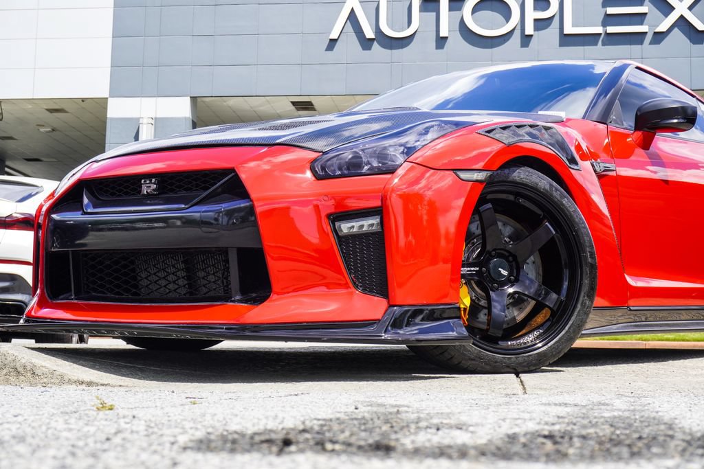 Used 2017 Nissan GT-R Premium AWD/4WD image 2