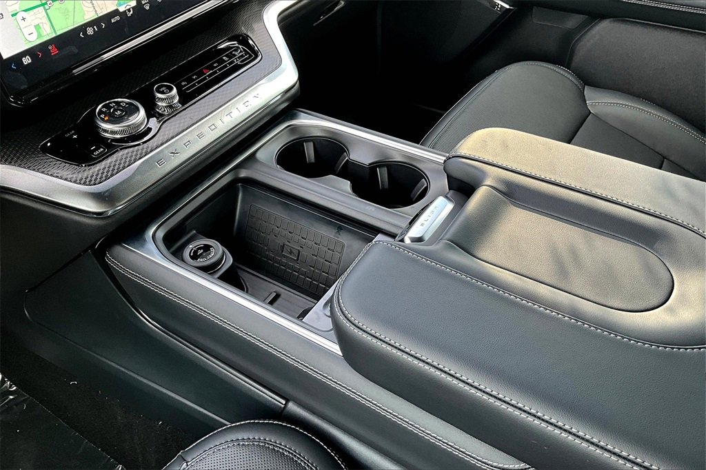 New 2025 Ford Expedition Max Platinum image 12