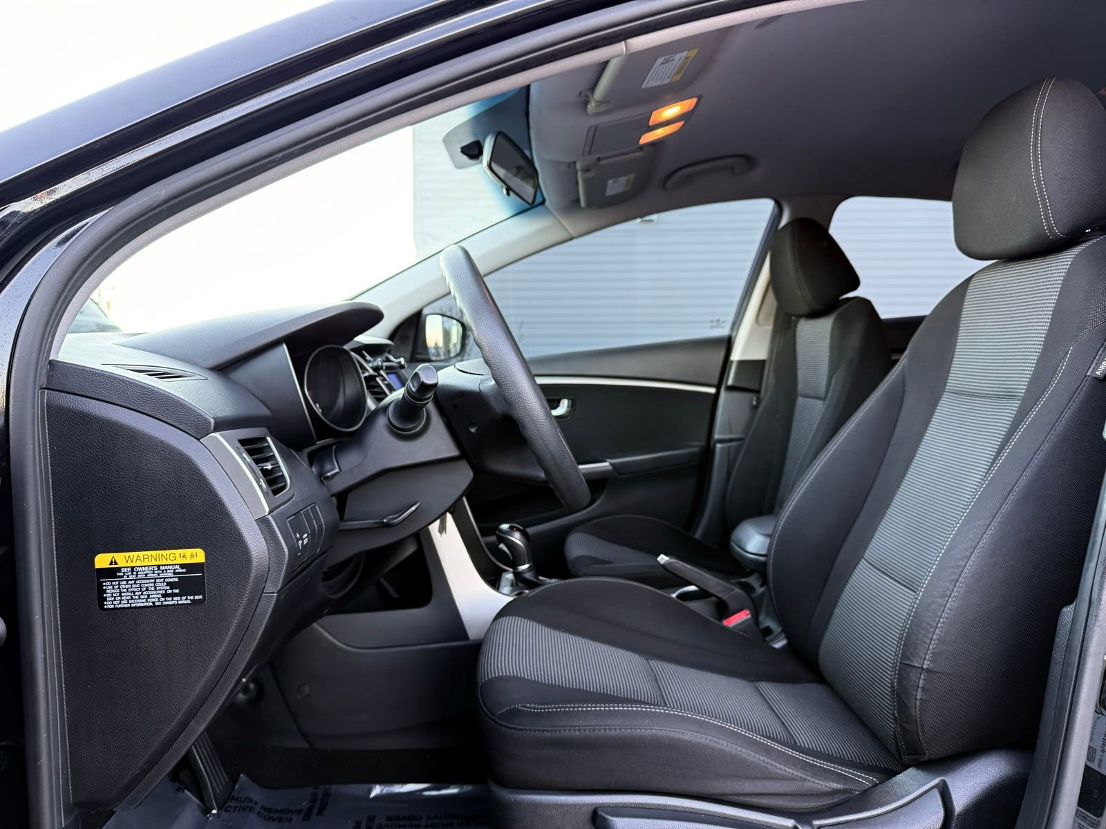 Used 2017 Hyundai Elantra GT image 15