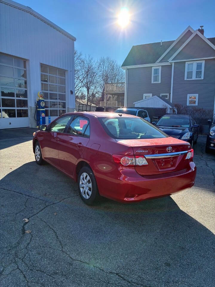 Used 2011 Toyota Corolla LE image 4