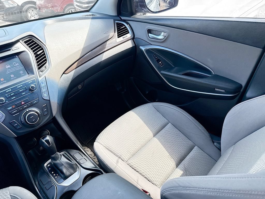 Used 2018 Hyundai Santa Fe SE w/ Cargo Package FWD image 25
