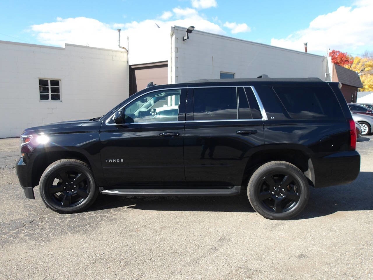 Used 2019 Chevrolet Tahoe LT w/ LT Midnight Edition image 3