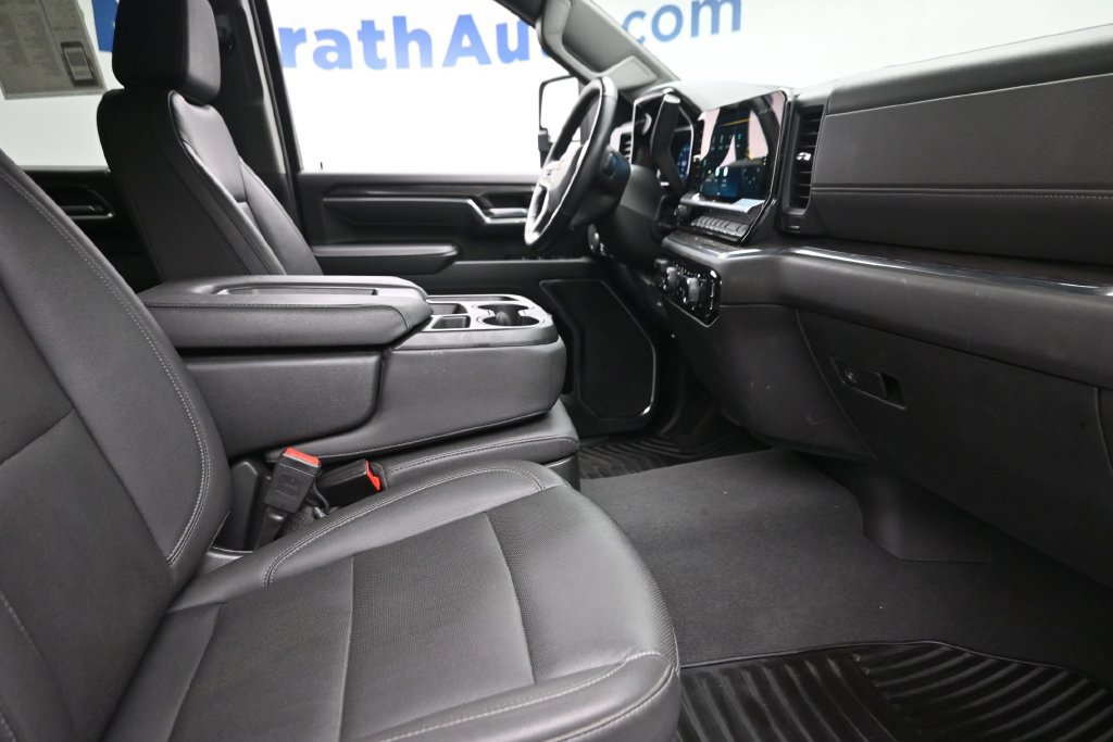 Used 2025 Chevrolet Silverado 2500 LTZ AWD/4WD image 9