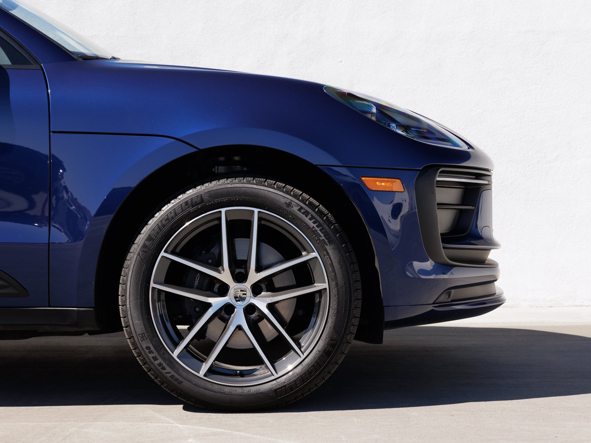 Certified 2026 Porsche Macan AWD/4WD image 11